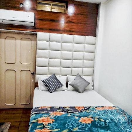 Hotel Florence Силигури Экстерьер фото