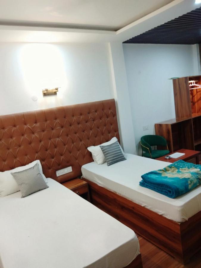 Hotel Florence Силигури Экстерьер фото
